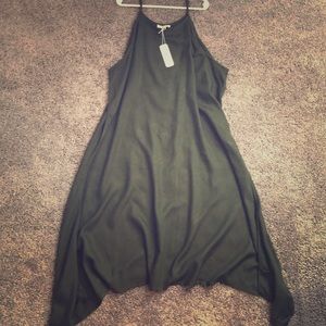 ✨NWT✨🚨FINAL PRICE🚨Olive Dress (Charming Char.)